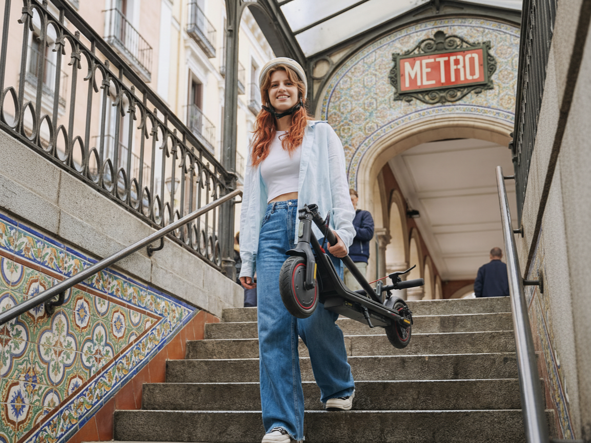i8 Trottinette Électrique – Trottinette Urbaine Ultra-Légère de 12 kg et Pliable