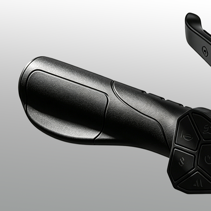 W9 Air handlebar grip with textured surface and integrated control buttons. The design highlights comfort, secure handling, and easy access to functions, making the grip a blend of ergonomics and smart usability.