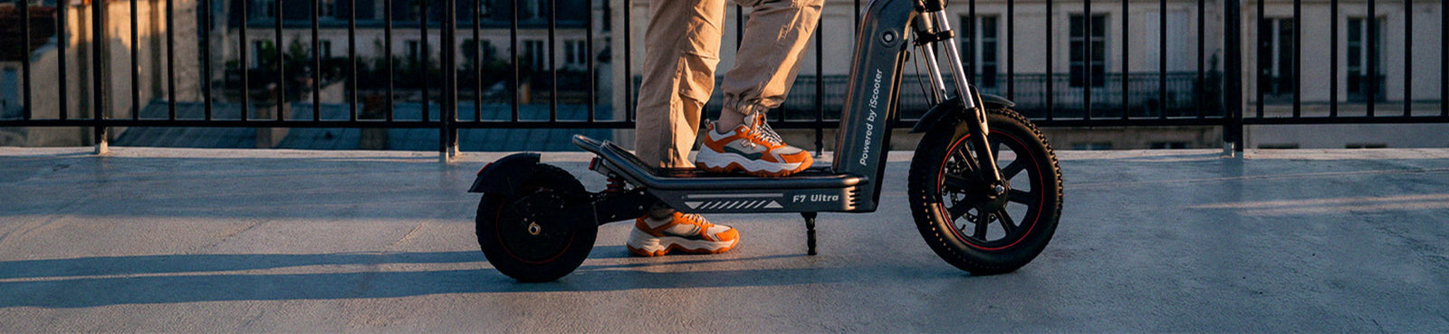 Regardez la trottinette électrique iScooter F7Ultra